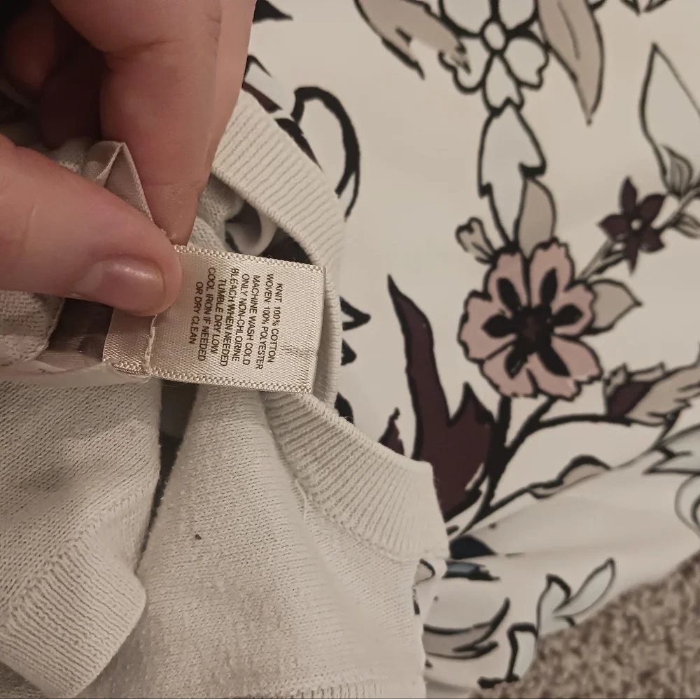 LOFT summer sleeveless floral top - Picture 13 of 13